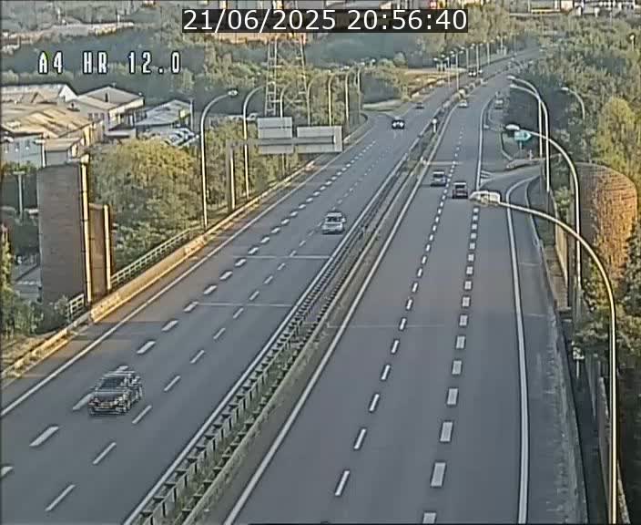 <h2>Traffic live webcam Luxembourg Jonction Foetz - A4 - BK 12.0 - direction Esch sur Alzette</h2>