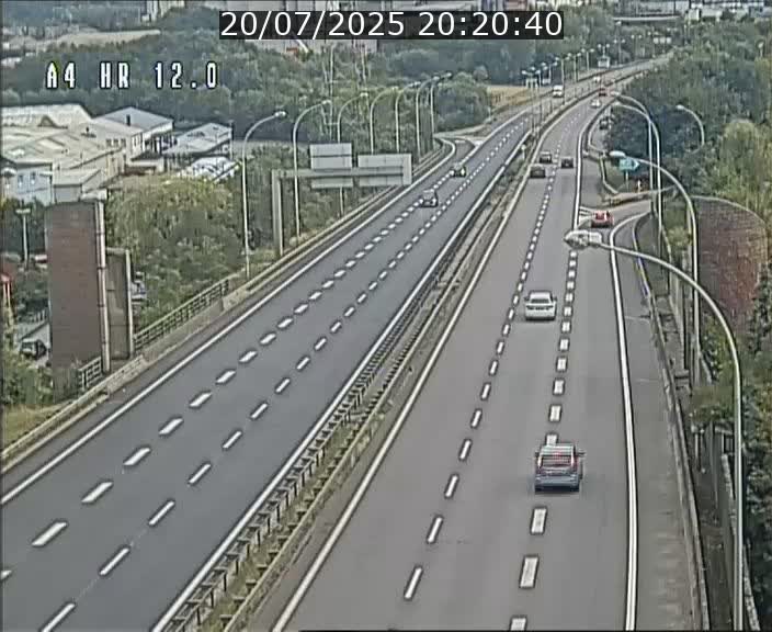 <h2>Traffic live webcam Luxembourg Jonction Foetz - A4 - BK 12.0 - direction Esch sur Alzette</h2>