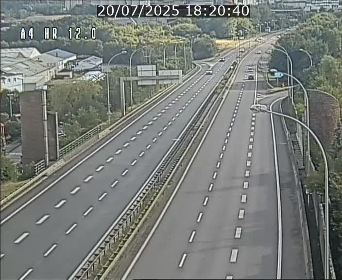 <h2>Traffic live webcam Luxembourg Jonction Foetz - A4 - BK 12.0 - direction Esch sur Alzette</h2>