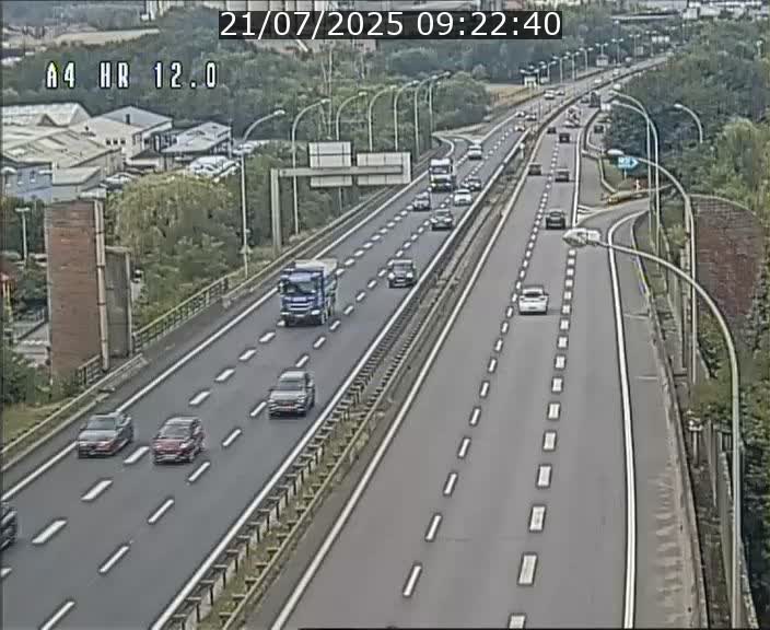 <h2>Traffic live webcam Luxembourg Jonction Foetz - A4 - BK 12.0 - direction Esch sur Alzette</h2>