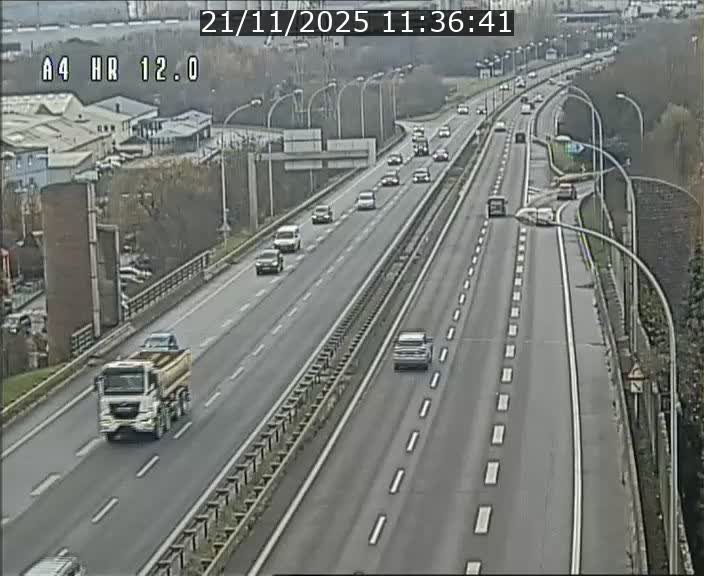 <h2>Traffic live webcam Luxembourg Jonction Foetz - A4 - BK 12.0 - direction Esch sur Alzette</h2>