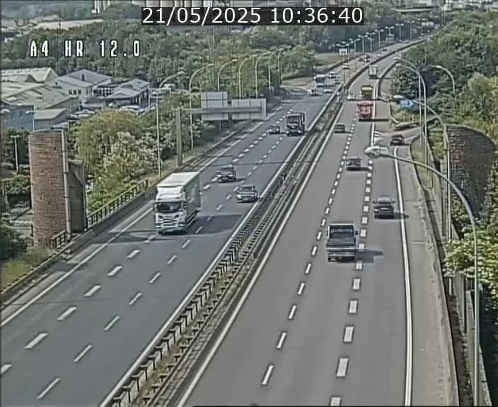<h2>Traffic live webcam Luxembourg Jonction Foetz - A4 - BK 12.0 - direction Esch sur Alzette</h2>