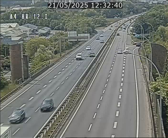 <h2>Traffic live webcam Luxembourg Jonction Foetz - A4 - BK 12.0 - direction Esch sur Alzette</h2>