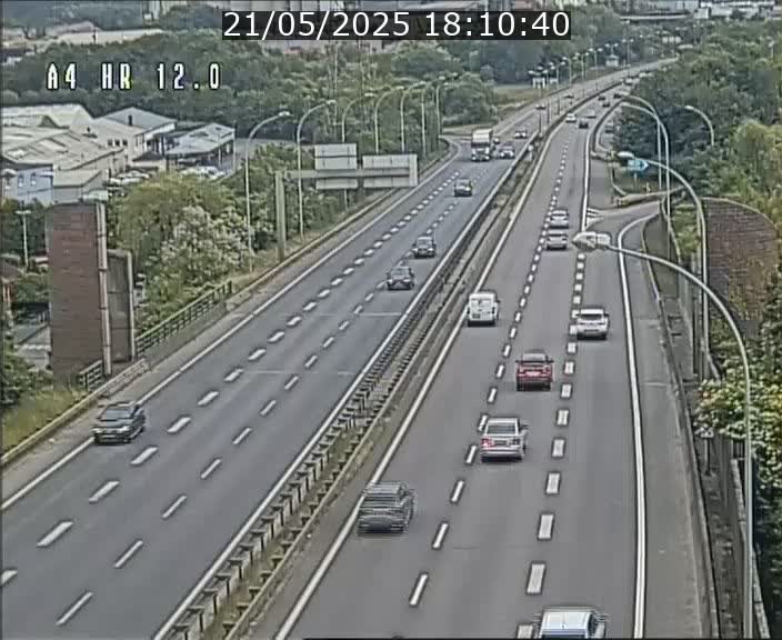 <h2>Traffic live webcam Luxembourg Jonction Foetz - A4 - BK 12.0 - direction Esch sur Alzette</h2>