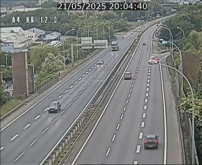 <h2>Traffic live webcam Luxembourg Jonction Foetz - A4 - BK 12.0 - direction Esch sur Alzette</h2>