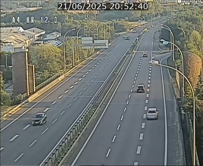 <h2>Traffic live webcam Luxembourg Jonction Foetz - A4 - BK 12.0 - direction Esch sur Alzette</h2>