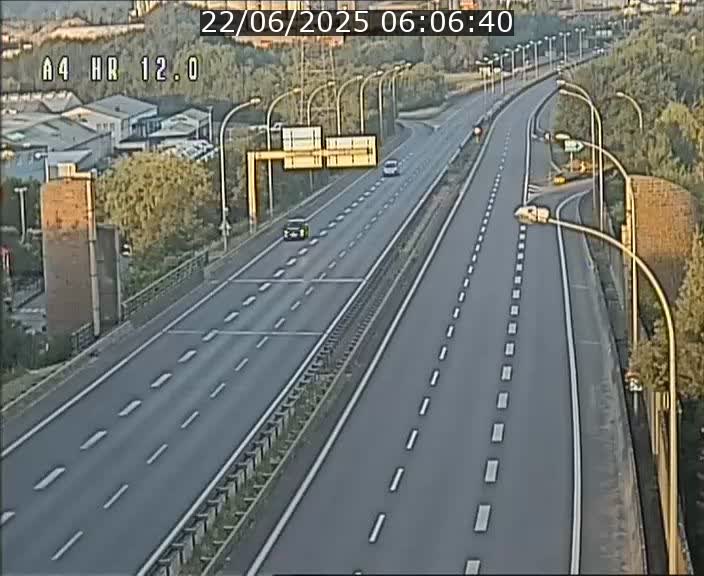 <h2>Traffic live webcam Luxembourg Jonction Foetz - A4 - BK 12.0 - direction Esch sur Alzette</h2>
