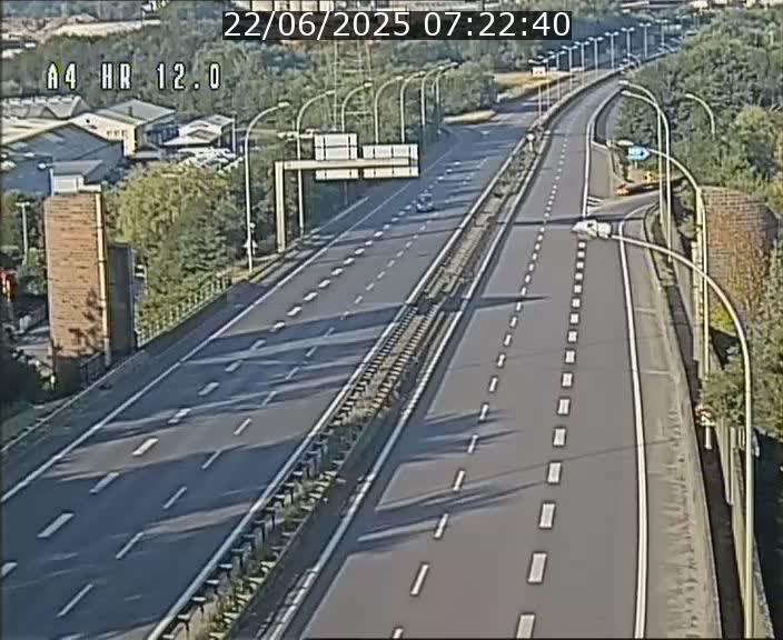 <h2>Traffic live webcam Luxembourg Jonction Foetz - A4 - BK 12.0 - direction Esch sur Alzette</h2>