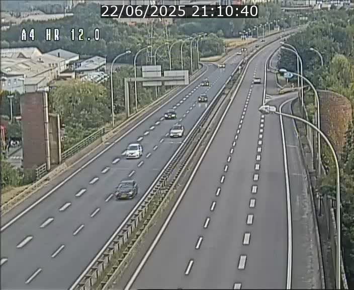 <h2>Traffic live webcam Luxembourg Jonction Foetz - A4 - BK 12.0 - direction Esch sur Alzette</h2>