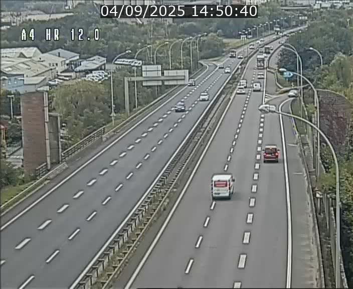 <h2>Traffic live webcam Luxembourg Jonction Foetz - A4 - BK 12.0 - direction Esch sur Alzette</h2>