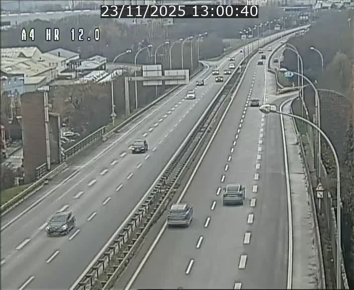 <h2>Traffic live webcam Luxembourg Jonction Foetz - A4 - BK 12.0 - direction Esch sur Alzette</h2>