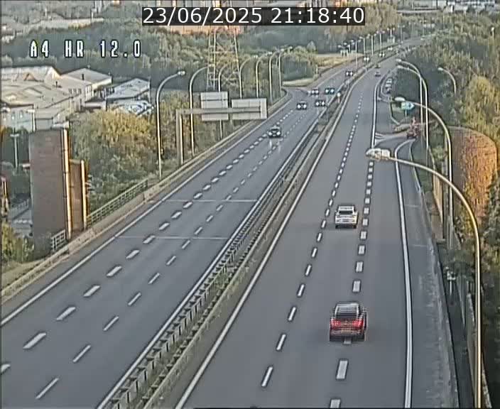 <h2>Traffic live webcam Luxembourg Jonction Foetz - A4 - BK 12.0 - direction Esch sur Alzette</h2>
