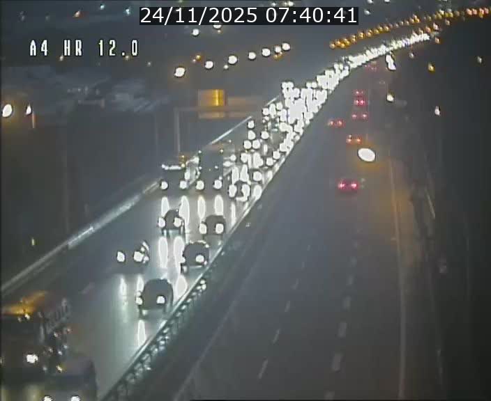 <h2>Traffic live webcam Luxembourg Jonction Foetz - A4 - BK 12.0 - direction Esch sur Alzette</h2>