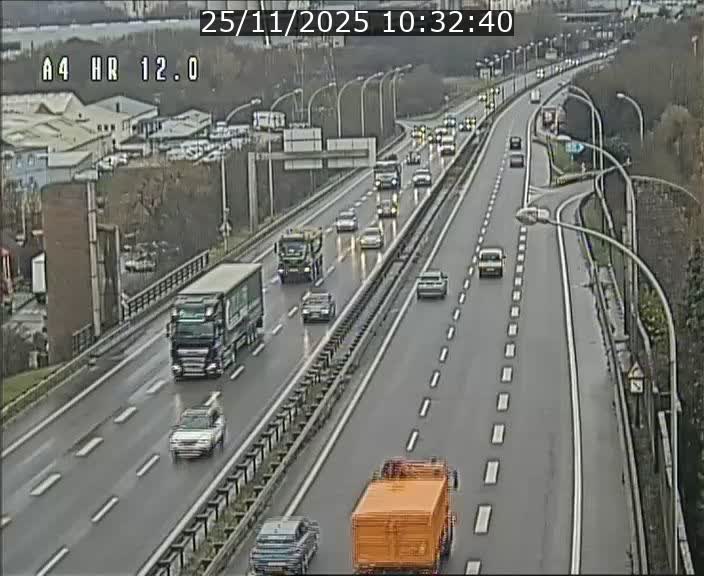 <h2>Traffic live webcam Luxembourg Jonction Foetz - A4 - BK 12.0 - direction Esch sur Alzette</h2>