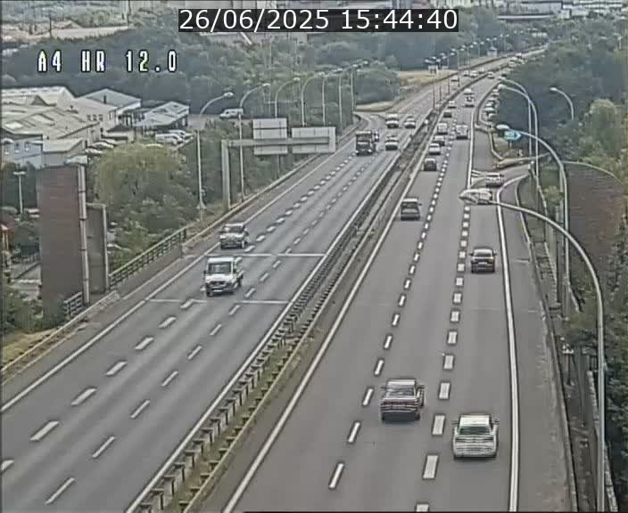 <h2>Traffic live webcam Luxembourg Jonction Foetz - A4 - BK 12.0 - direction Esch sur Alzette</h2>