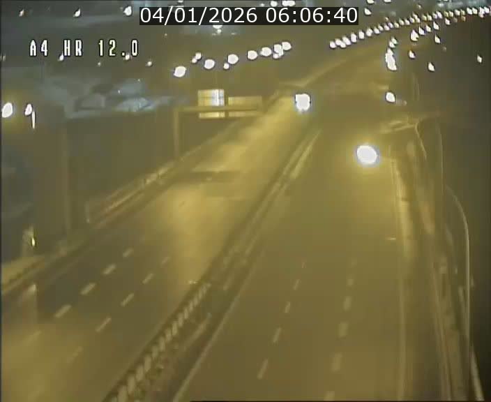 <h2>Traffic live webcam Luxembourg Jonction Foetz - A4 - BK 12.0 - direction Esch sur Alzette</h2>