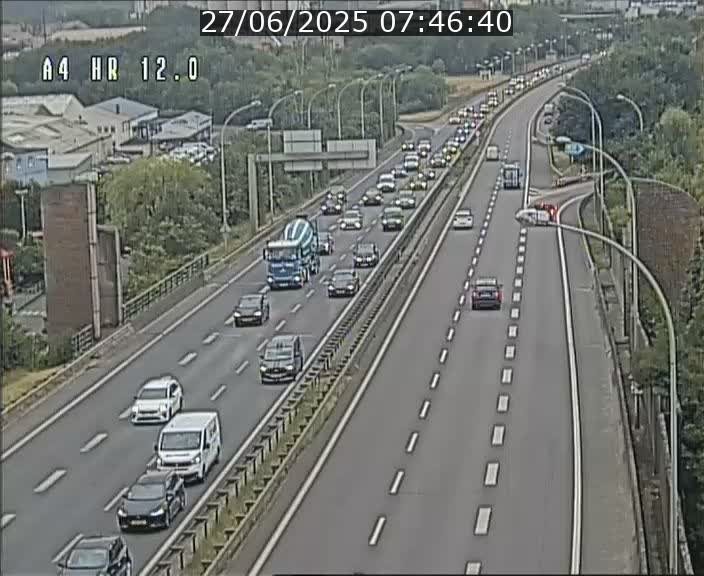 <h2>Traffic live webcam Luxembourg Jonction Foetz - A4 - BK 12.0 - direction Esch sur Alzette</h2>