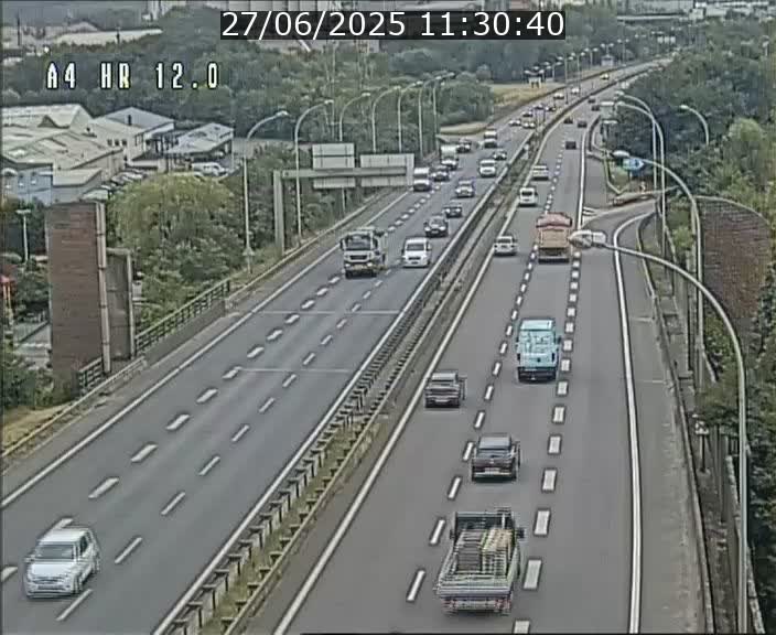 <h2>Traffic live webcam Luxembourg Jonction Foetz - A4 - BK 12.0 - direction Esch sur Alzette</h2>