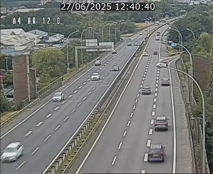 <h2>Traffic live webcam Luxembourg Jonction Foetz - A4 - BK 12.0 - direction Esch sur Alzette</h2>