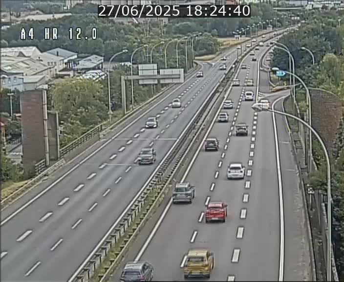 <h2>Traffic live webcam Luxembourg Jonction Foetz - A4 - BK 12.0 - direction Esch sur Alzette</h2>