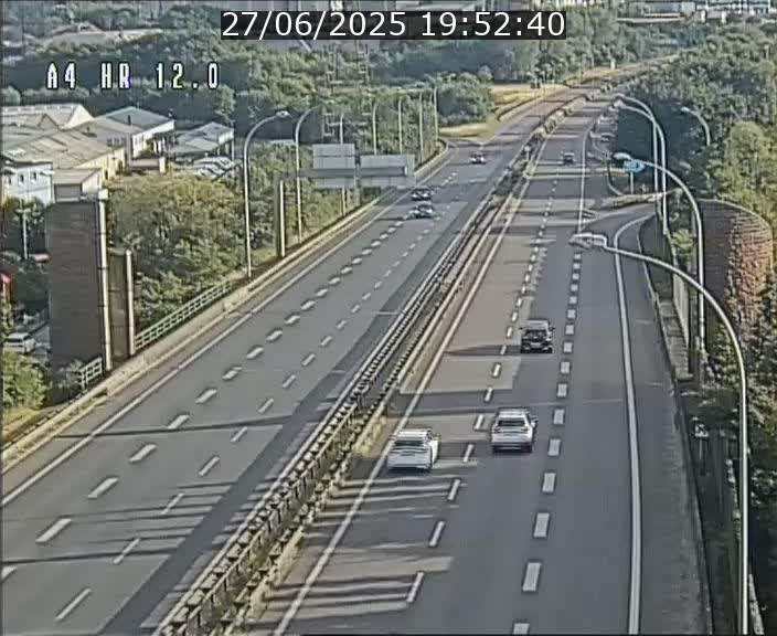 <h2>Traffic live webcam Luxembourg Jonction Foetz - A4 - BK 12.0 - direction Esch sur Alzette</h2>