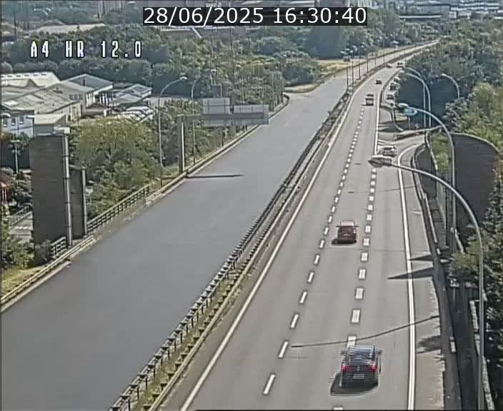 <h2>Traffic live webcam Luxembourg Jonction Foetz - A4 - BK 12.0 - direction Esch sur Alzette</h2>