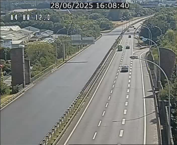 <h2>Traffic live webcam Luxembourg Jonction Foetz - A4 - BK 12.0 - direction Esch sur Alzette</h2>