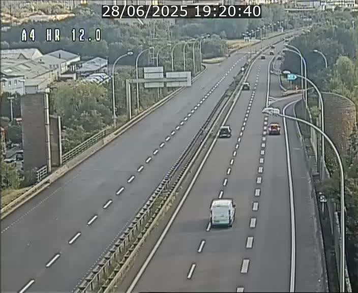 <h2>Traffic live webcam Luxembourg Jonction Foetz - A4 - BK 12.0 - direction Esch sur Alzette</h2>