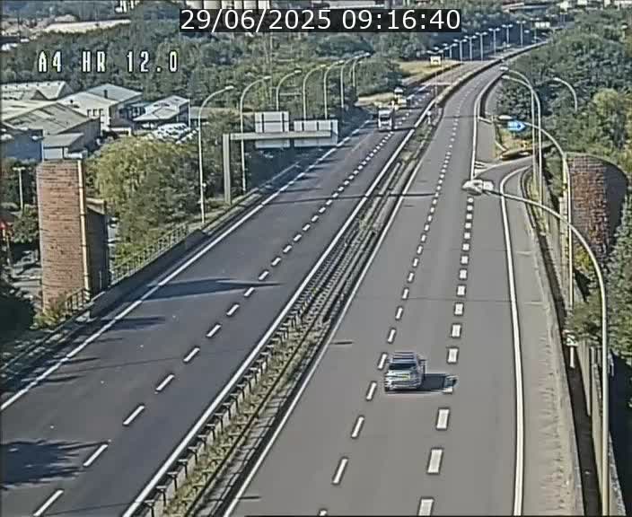 <h2>Traffic live webcam Luxembourg Jonction Foetz - A4 - BK 12.0 - direction Esch sur Alzette</h2>