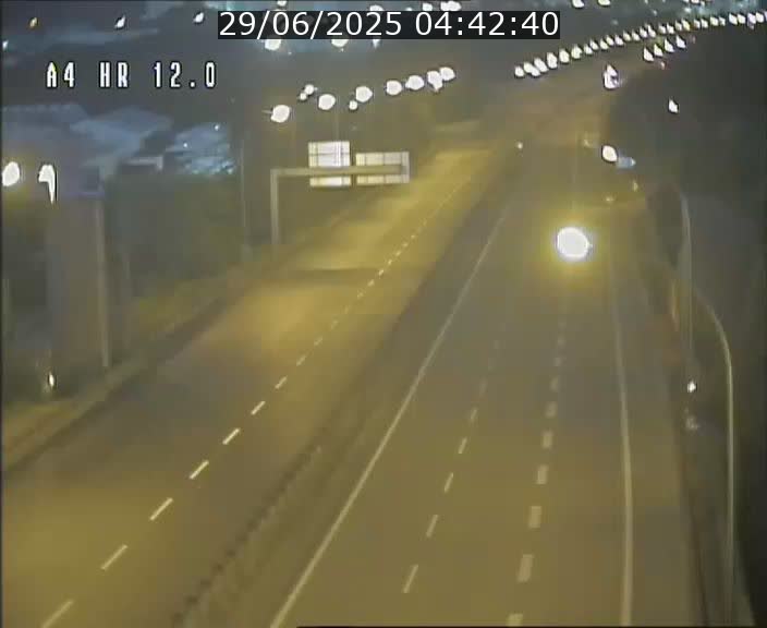 <h2>Traffic live webcam Luxembourg Jonction Foetz - A4 - BK 12.0 - direction Esch sur Alzette</h2>