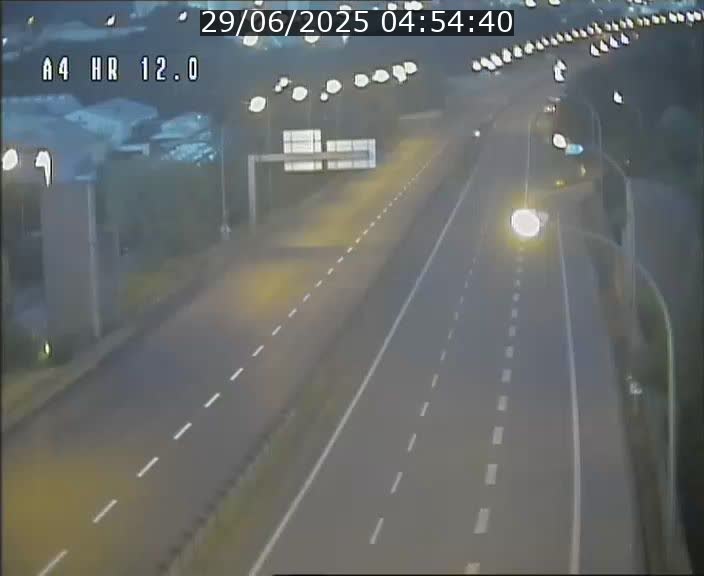 <h2>Traffic live webcam Luxembourg Jonction Foetz - A4 - BK 12.0 - direction Esch sur Alzette</h2>