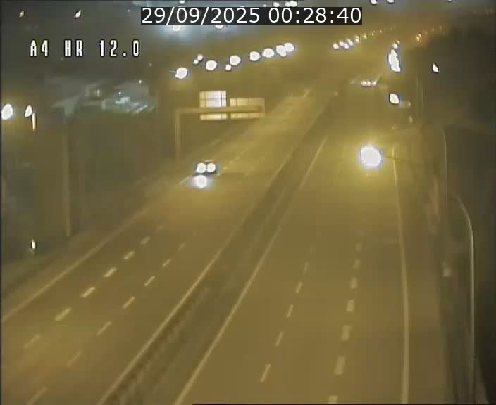 <h2>Traffic live webcam Luxembourg Jonction Foetz - A4 - BK 12.0 - direction Esch sur Alzette</h2>