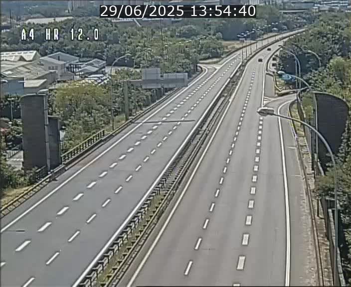 <h2>Traffic live webcam Luxembourg Jonction Foetz - A4 - BK 12.0 - direction Esch sur Alzette</h2>