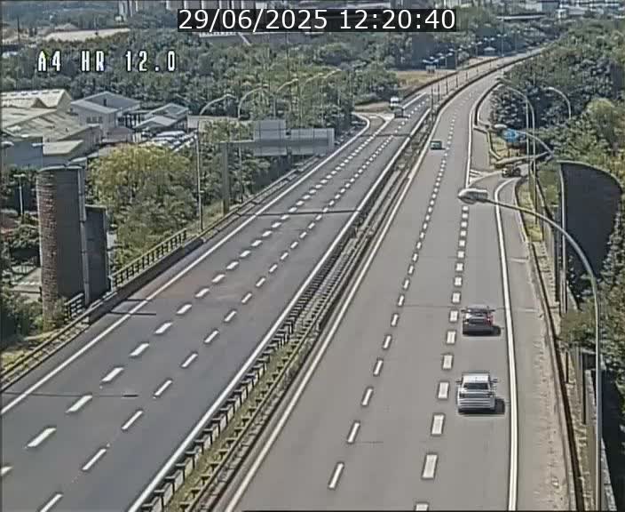<h2>Traffic live webcam Luxembourg Jonction Foetz - A4 - BK 12.0 - direction Esch sur Alzette</h2>