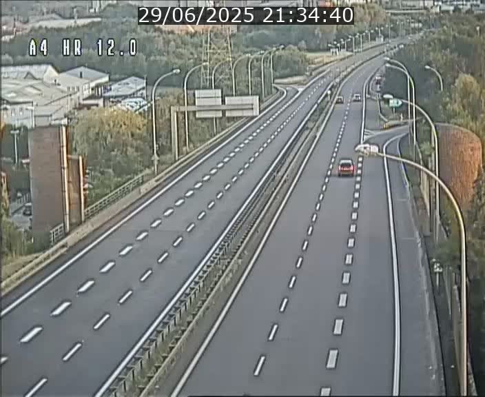 <h2>Traffic live webcam Luxembourg Jonction Foetz - A4 - BK 12.0 - direction Esch sur Alzette</h2>