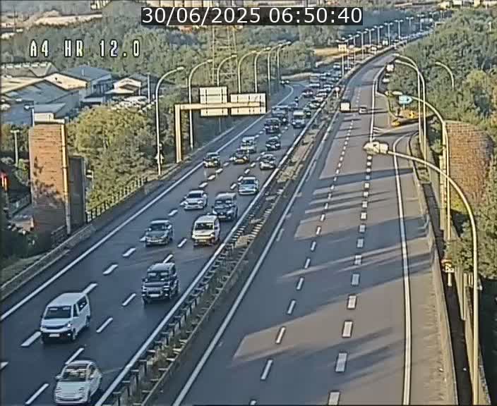 <h2>Traffic live webcam Luxembourg Jonction Foetz - A4 - BK 12.0 - direction Esch sur Alzette</h2>