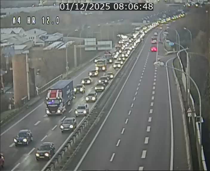 <h2>Traffic live webcam Luxembourg Jonction Foetz - A4 - BK 12.0 - direction Esch sur Alzette</h2>