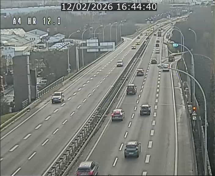<h2>Traffic live webcam Luxembourg Jonction Foetz - A4 - BK 12.0 - direction Esch sur Alzette</h2>