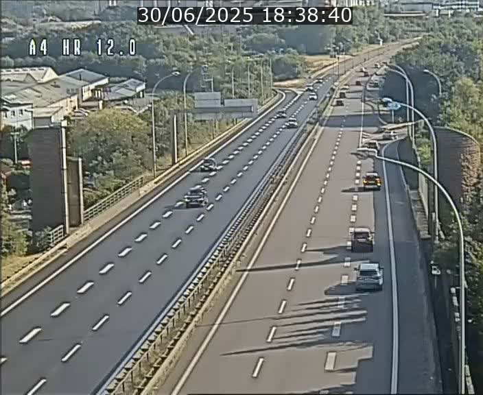 <h2>Traffic live webcam Luxembourg Jonction Foetz - A4 - BK 12.0 - direction Esch sur Alzette</h2>