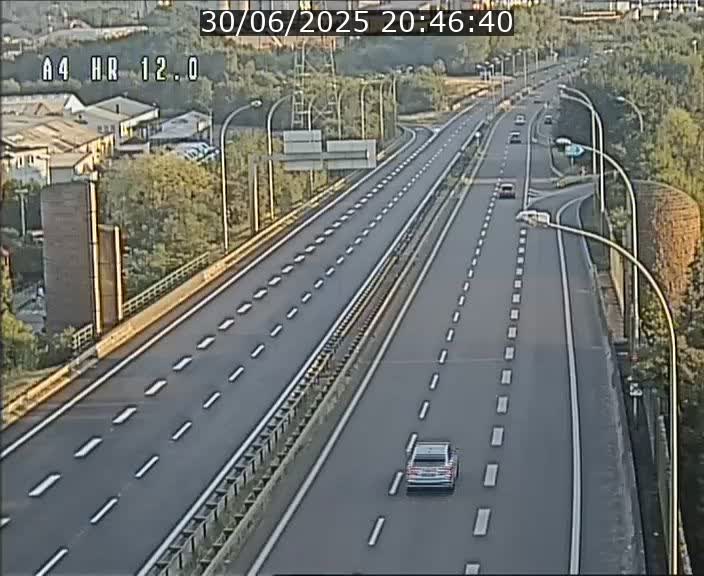 <h2>Traffic live webcam Luxembourg Jonction Foetz - A4 - BK 12.0 - direction Esch sur Alzette</h2>