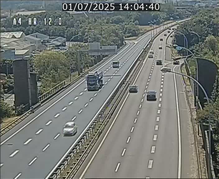 <h2>Traffic live webcam Luxembourg Jonction Foetz - A4 - BK 12.0 - direction Esch sur Alzette</h2>