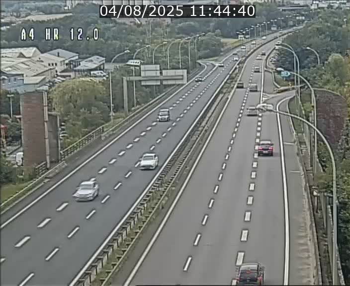 <h2>Traffic live webcam Luxembourg Jonction Foetz - A4 - BK 12.0 - direction Esch sur Alzette</h2>