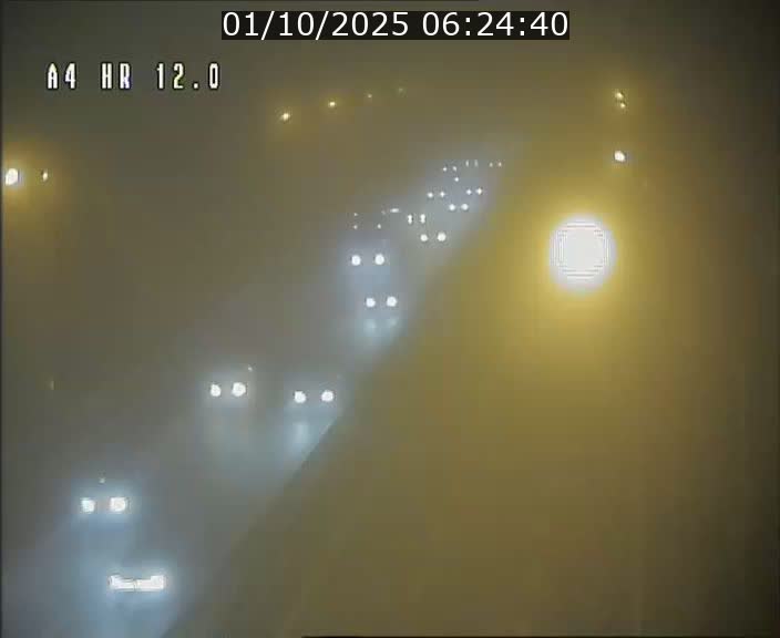 <h2>Traffic live webcam Luxembourg Jonction Foetz - A4 - BK 12.0 - direction Esch sur Alzette</h2>