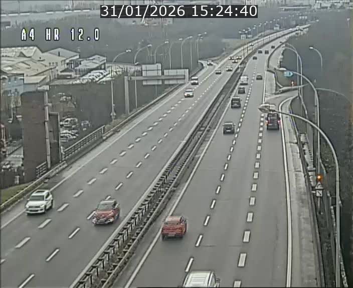 <h2>Traffic live webcam Luxembourg Jonction Foetz - A4 - BK 12.0 - direction Esch sur Alzette</h2>
