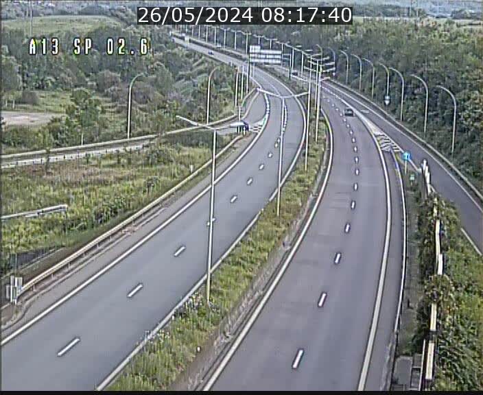 <h2>Traffic live webcam Luxembourg Sanem - A13 direction Pétange - BK 2.6</h2>