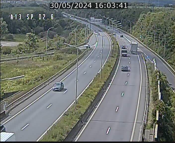 Traffic live webcam Luxembourg Sanem - A13 direction Pétange - BK 2.6