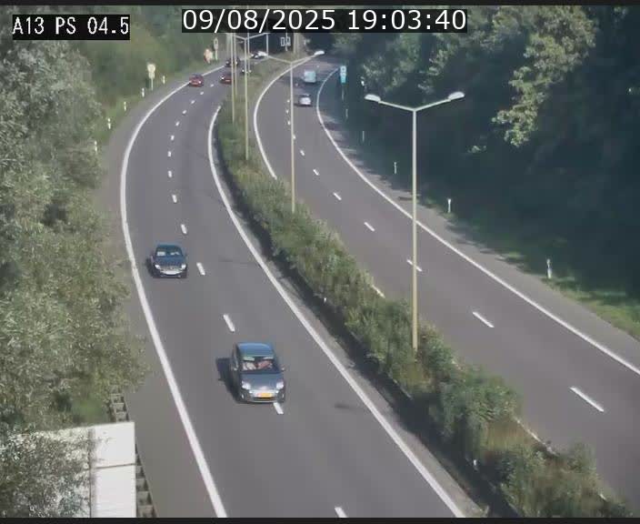 <h2>Traffic live webcam Luxembourg Differdange - A13 direction Esch-sur-Alzette - BK 4.5</h2>