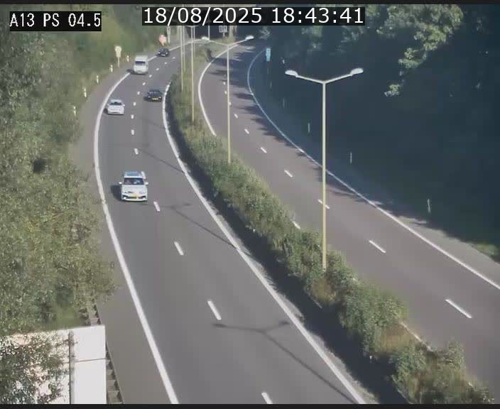 <h2>Traffic live webcam Luxembourg Differdange - A13 direction Esch-sur-Alzette - BK 4.5</h2>