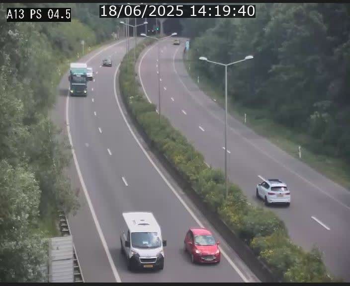 <h2>Traffic live webcam Luxembourg Differdange - A13 direction Esch-sur-Alzette - BK 4.5</h2>