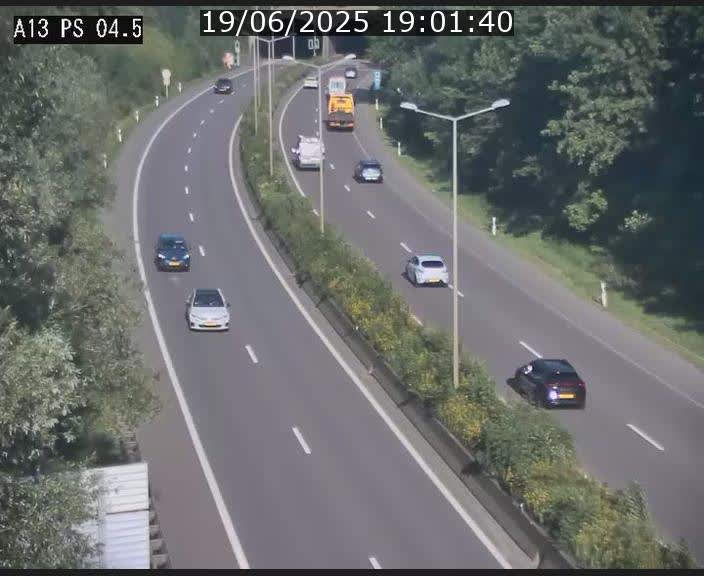 <h2>Traffic live webcam Luxembourg Differdange - A13 direction Esch-sur-Alzette - BK 4.5</h2>